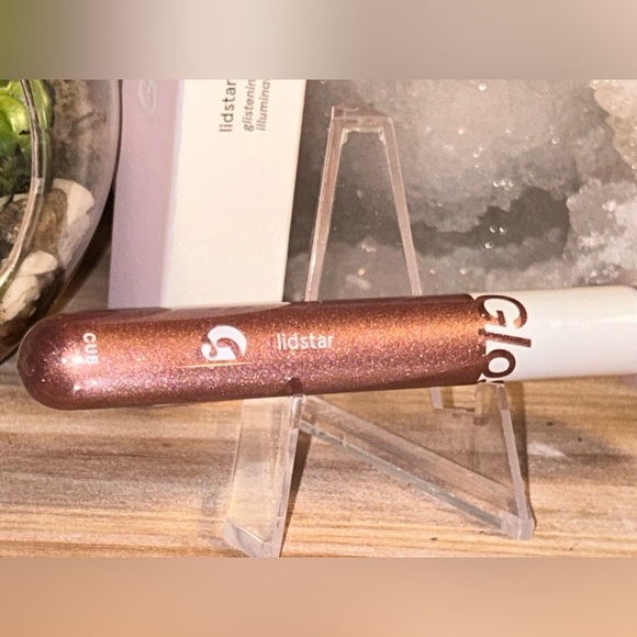 Glossier Lidstar Glistening Eye Glow - Picture 3 of 3